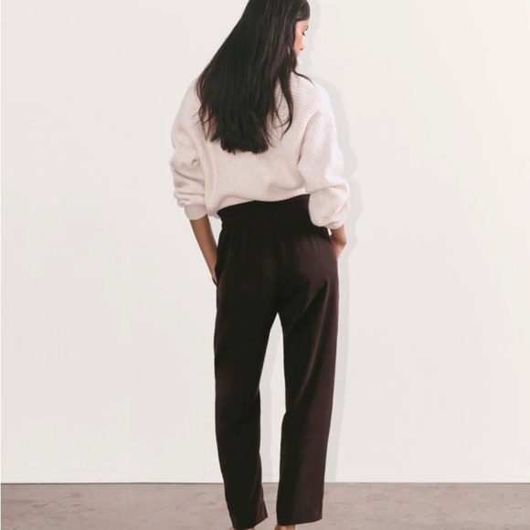 Everlane The Tapered Pant in Butterlite – Black – Size S (NWT) - Picture 4 of 5